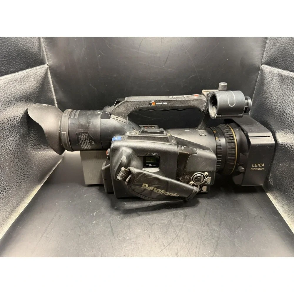 Panasonic‎ AG-DVC20A Camcorder Bundle – S Reel Lock / Unloading Lock AS-IS